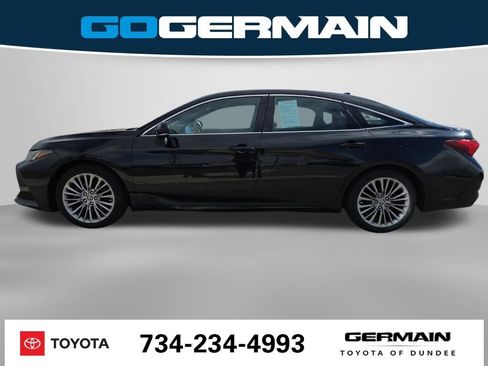 Used 2022 Toyota Avalon Limited w/ Advanced Safety Package FWD image 11