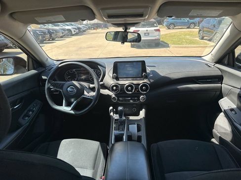 Used 2020 Nissan Sentra SV image 12