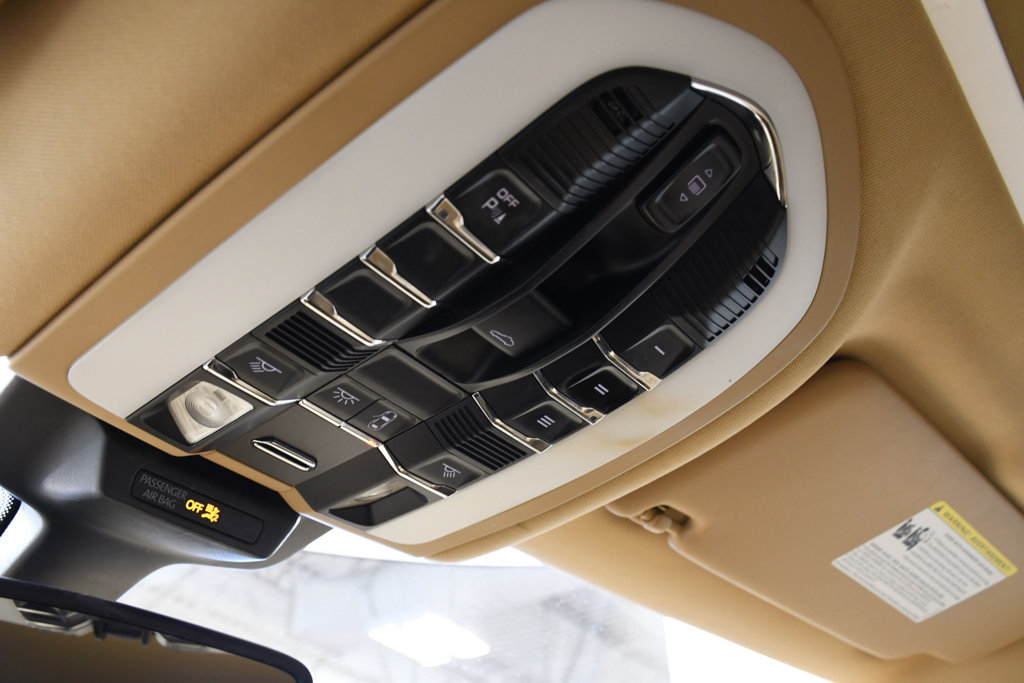 Used 2015 Porsche Macan S AWD/4WD image 32