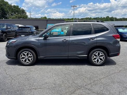 Used 2023 Subaru Forester Premium AWD/4WD image 23