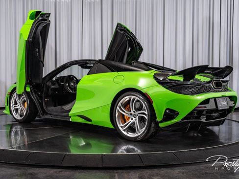 Used 2025 McLaren 750S Spider image 27