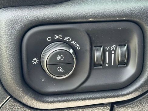 New 2026 RAM 1500 Laramie AWD/4WD image 12