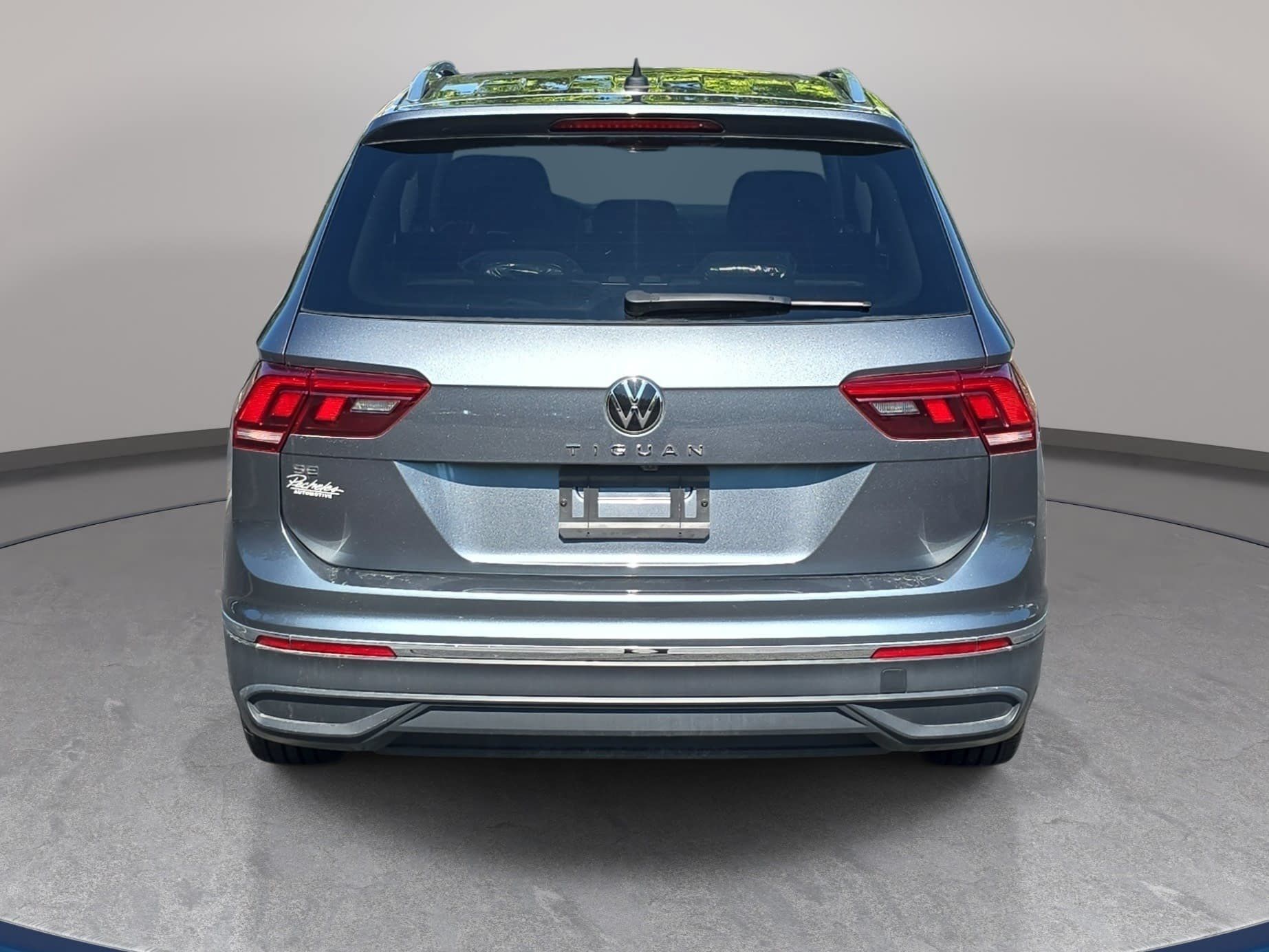 Certified 2024 Volkswagen Tiguan SE FWD image 6