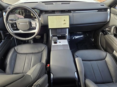 Used 2025 Land Rover Range Rover Autobiography image 12