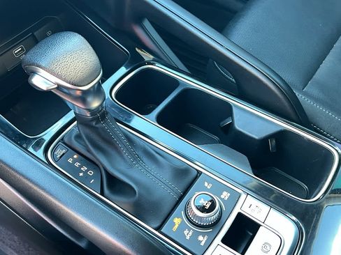 Used 2022 Kia Telluride LX image 13