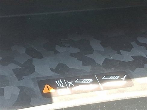 Used 2025 Chevrolet Colorado Z71 w/ Technology Package image 26