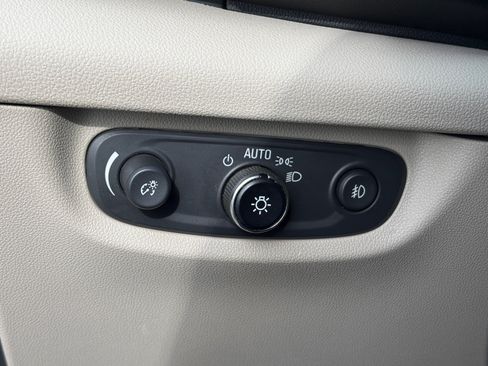 Used 2019 Buick Regal Essence w/ Driver Confidence Package I FWD image 20