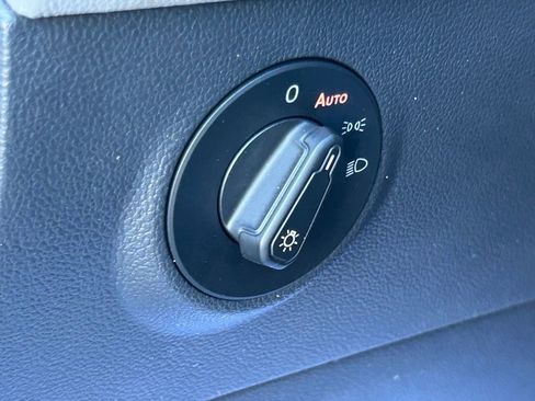 Used 2022 Volkswagen Taos SE image 58