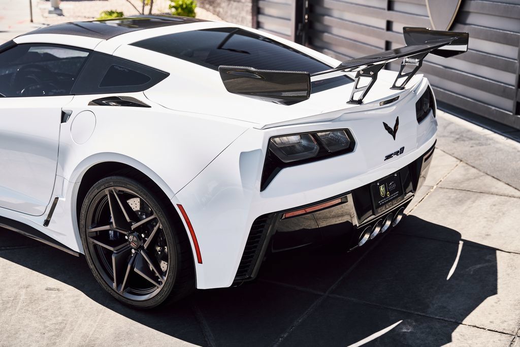 Used 2019 Chevrolet Corvette ZR1 RWD image 19