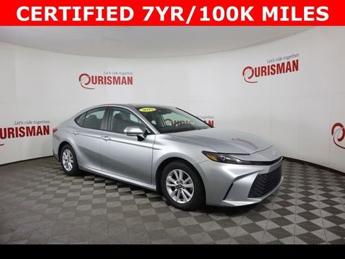 Used 2025 Toyota Camry LE image 15
