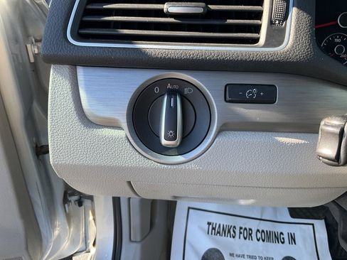 Used 2014 Volkswagen Passat 2.5 SE image 7