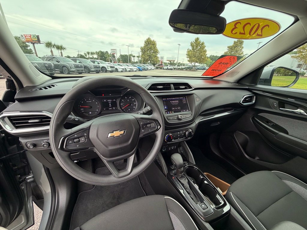 Used 2023 Chevrolet TrailBlazer LT FWD image 19