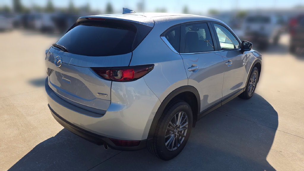 Used 2017 MAZDA CX-5 Touring w/ Preferred Equipment Package AWD/4WD image 5