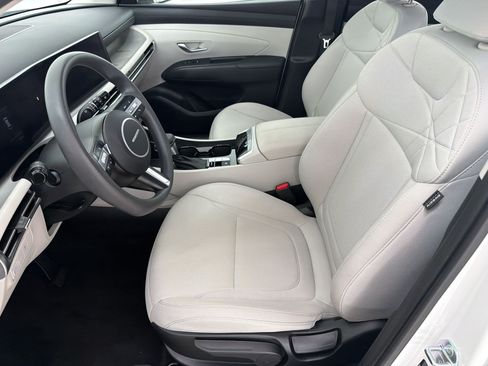 Used 2025 Hyundai Tucson SE FWD image 5