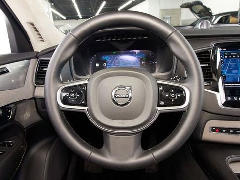 Used 2025 Volvo XC90 T8 Ultra w/ Lounge Package AWD/4WD image 9
