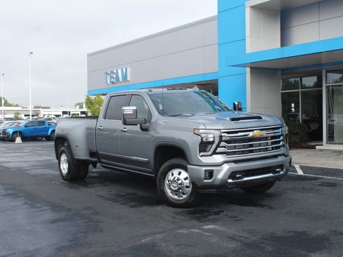 New 2026 Chevrolet Silverado 3500 High Country w/ Technology Package AWD/4WD image 6