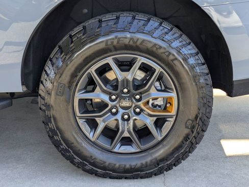 Used 2025 Ford Expedition Tremor image 9