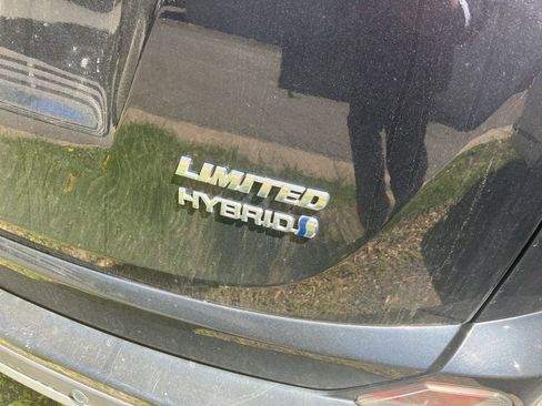 Used 2017 Toyota RAV4 Limited image 9