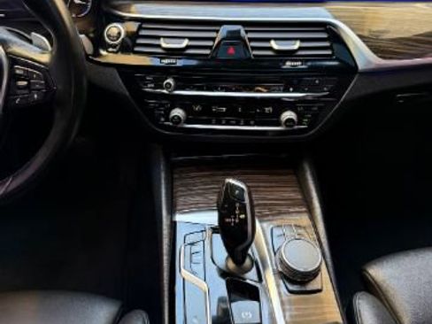 Used 2018 BMW 530i image 13