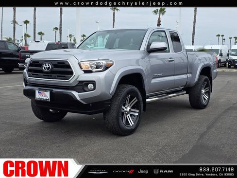 Used 2017 Toyota Tacoma SR5 RWD image 3