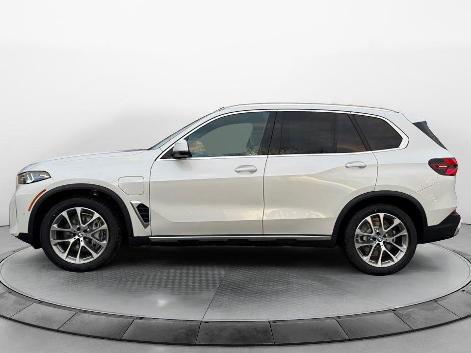 Used 2026 BMW X5 xDrive50e w/ Executive Package AWD/4WD image 4