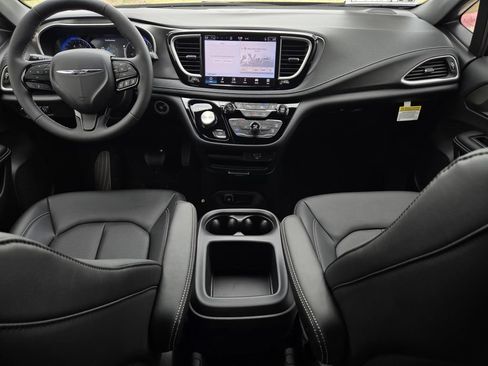 New 2026 Chrysler Pacifica Select w/ S Appearance Package FWD image 13