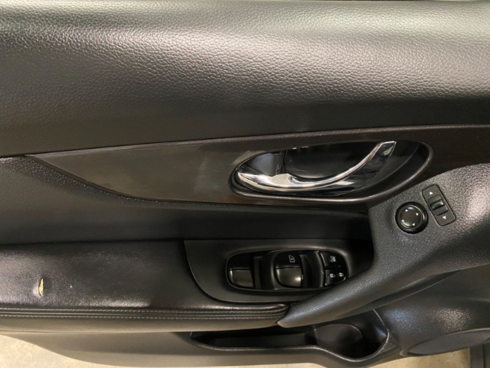 Used 2020 Nissan Rogue SV w/ Sun & Sound Touring Package AWD/4WD image 34