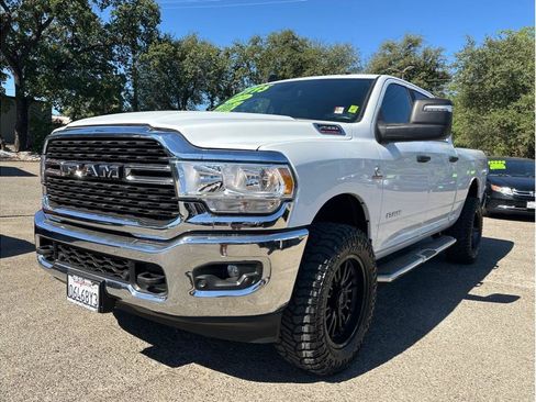 Used 2024 RAM 2500 Big Horn AWD/4WD image 3