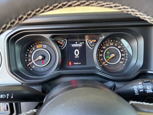 Used 2025 Jeep Wrangler Unlimited Sport AWD/4WD image 39