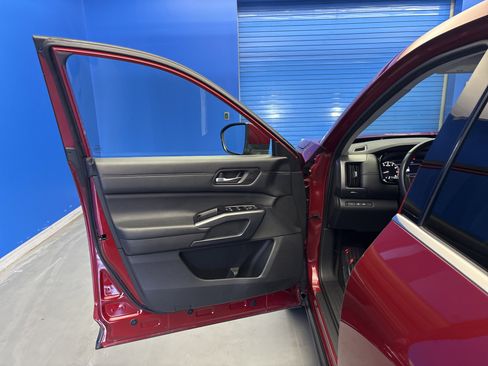 Used 2023 Nissan Pathfinder SL w/ SL Premium Package FWD image 9