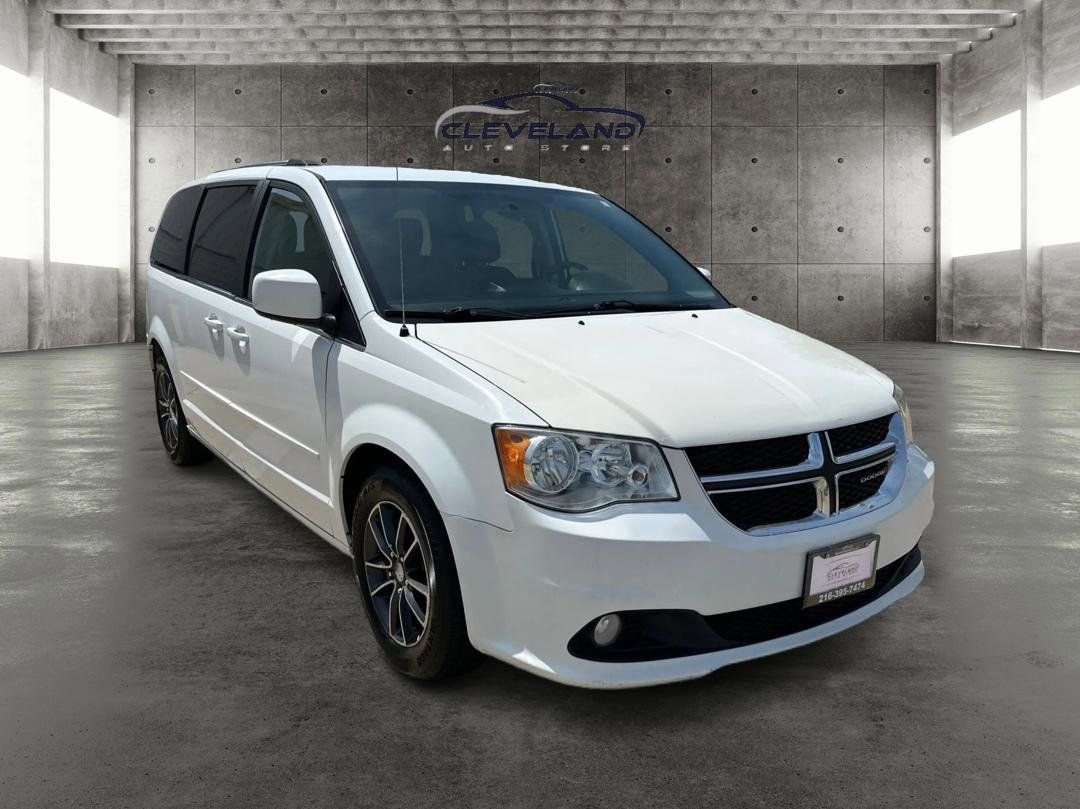 Used 2017 Dodge Grand Caravan SXT FWD image 1