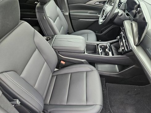 New 2027 Chevrolet Traverse LT w/ Midnight/Sport Edition FWD image 15