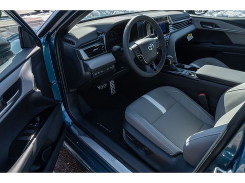 Used 2026 Toyota Camry SE w/ Convenience Package image 11