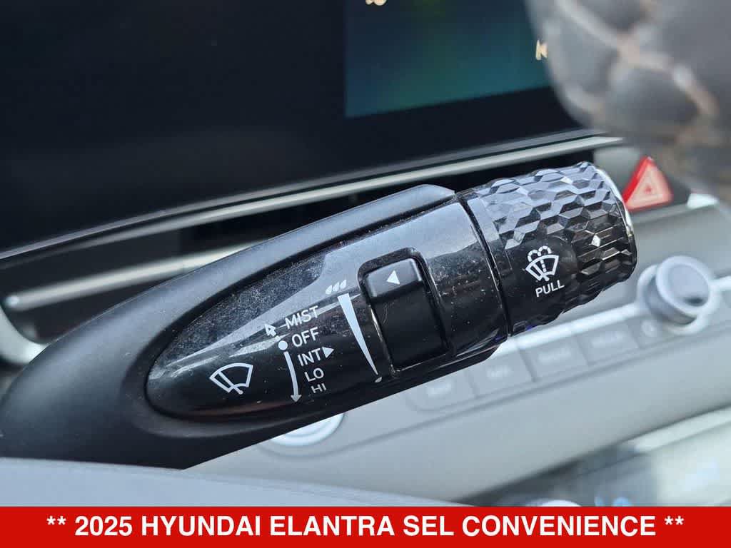 Used 2025 Hyundai Elantra SEL FWD image 25