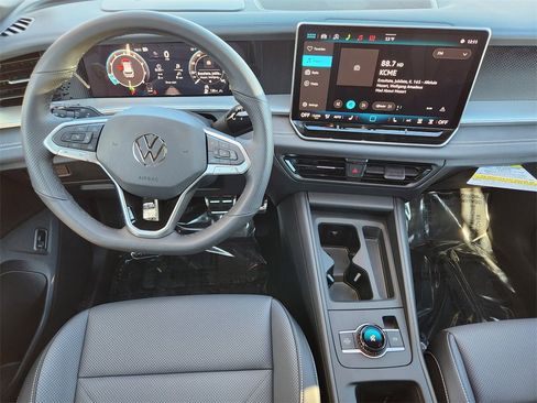 New 2026 Volkswagen Tiguan SE R-Line image 2