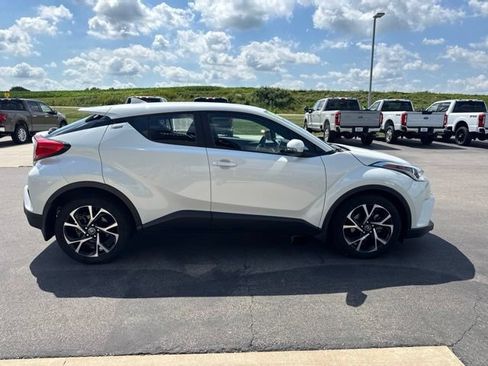 Used 2018 Toyota C-HR XLE FWD image 6