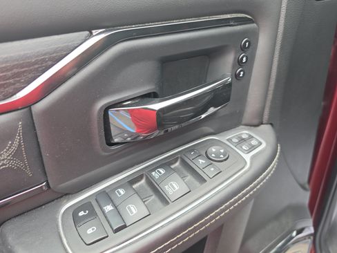 Used 2024 RAM 2500 Limited AWD/4WD image 18