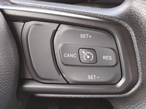 Used 2023 Jeep Gladiator Sport image 16