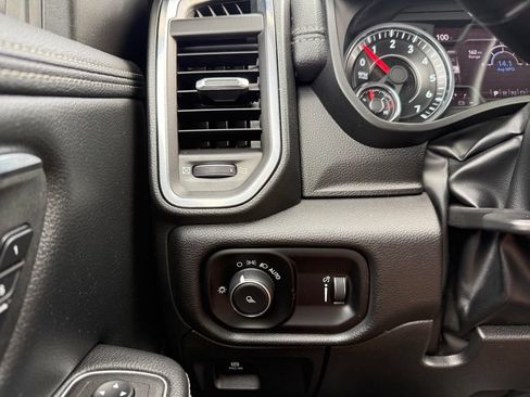 Used 2024 RAM 1500 Laramie AWD/4WD image 13