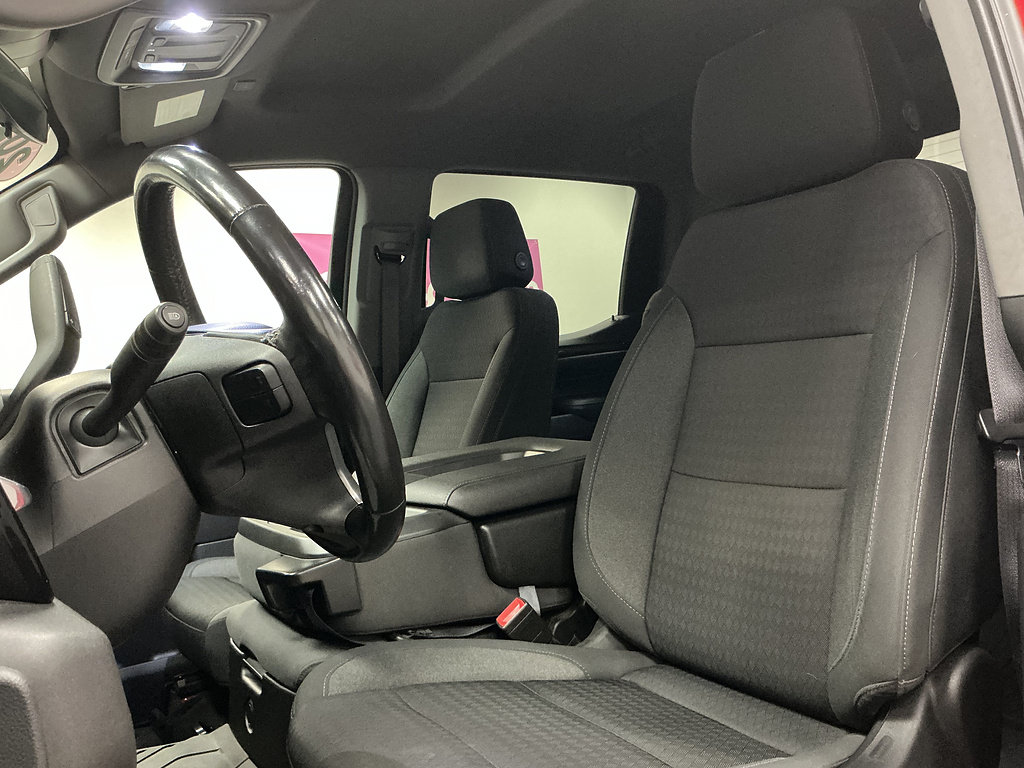 Used 2022 Chevrolet Silverado 1500 LT AWD/4WD image 9