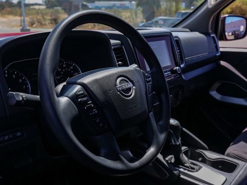 Used 2022 Nissan Frontier SV image 14