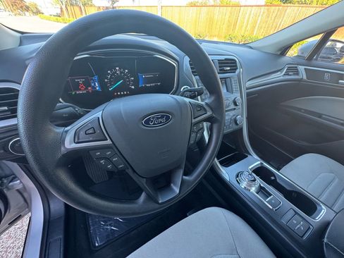 Used 2018 Ford Fusion S image 17