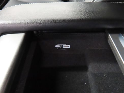 Certified 2024 Jeep Wagoneer Series II AWD/4WD image 11