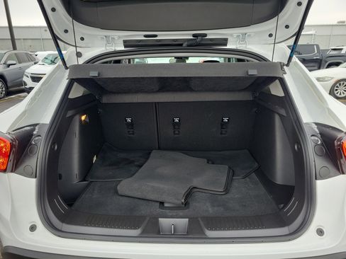 Used 2025 Chevrolet Trax LT image 8