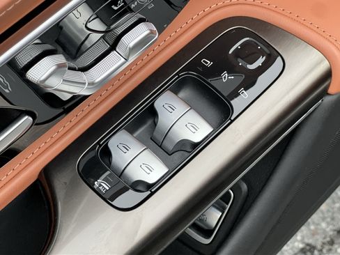 Certified 2022 Mercedes-Benz SL 55 AMG 4MATIC w/ Driver Assistance Package image 20