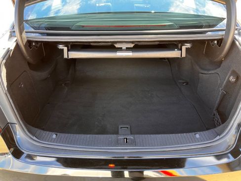 Used 2010 Mercedes-Benz E 550 4MATIC Sedan image 19