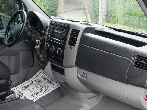 Used 2016 Mercedes-Benz Sprinter 2500 image 35