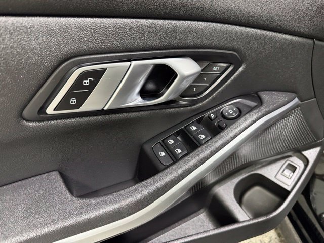 Used 2020 BMW 330i xDrive Sedan w/ Driving Assistance Package AWD/4WD image 22