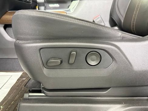 Used 2026 Chevrolet Silverado 1500 High Country w/ Midnight Edition AWD/4WD image 31
