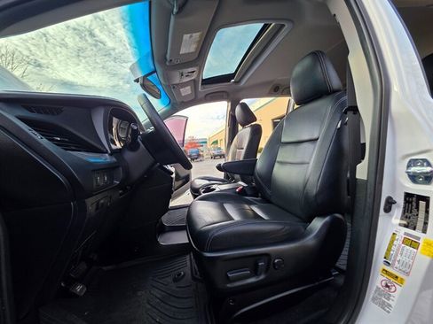 Used 2017 Toyota Sienna SE w/ SE Preferred Package image 13